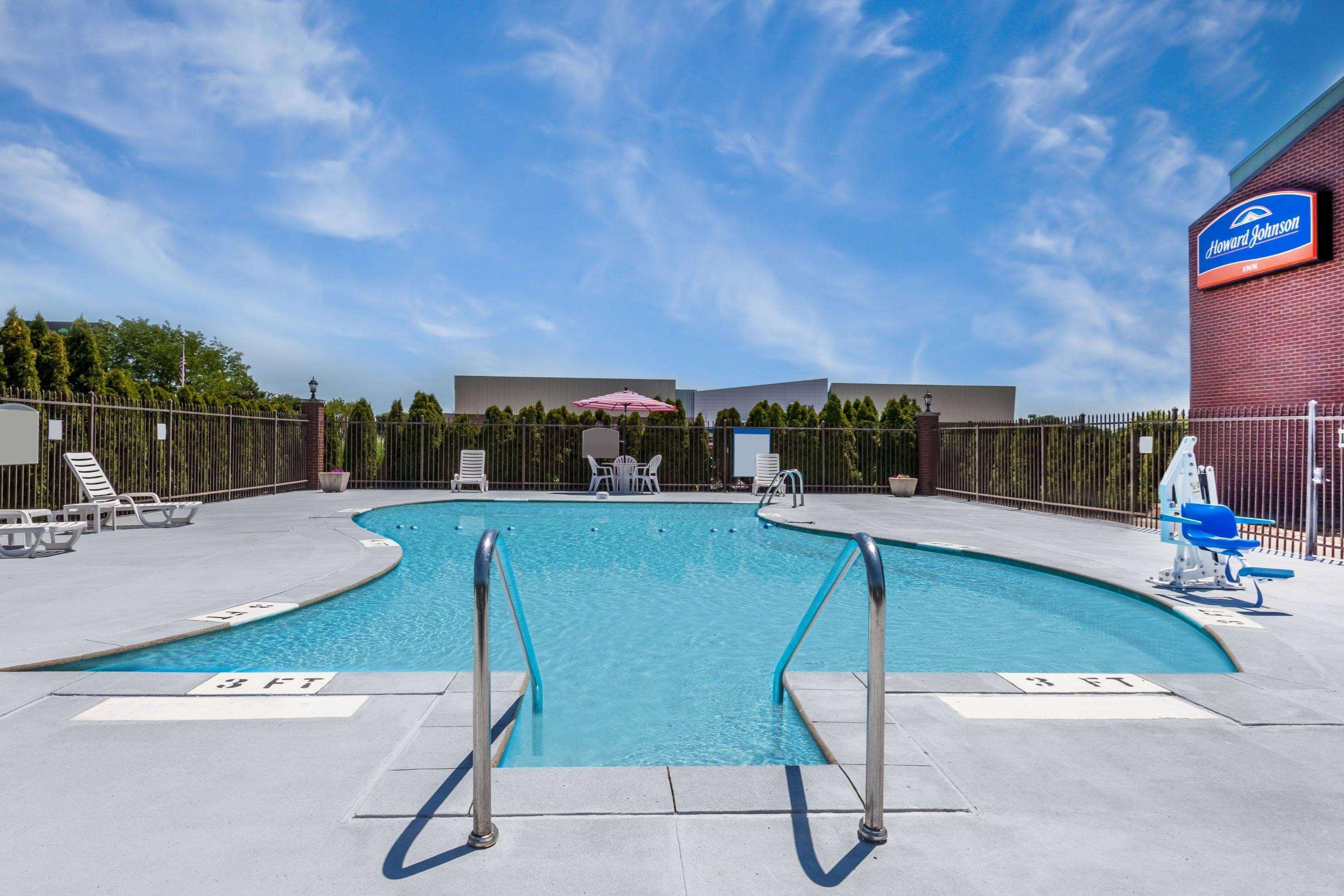 Howard Johnson By Wyndham Evansville East Bagian luar foto