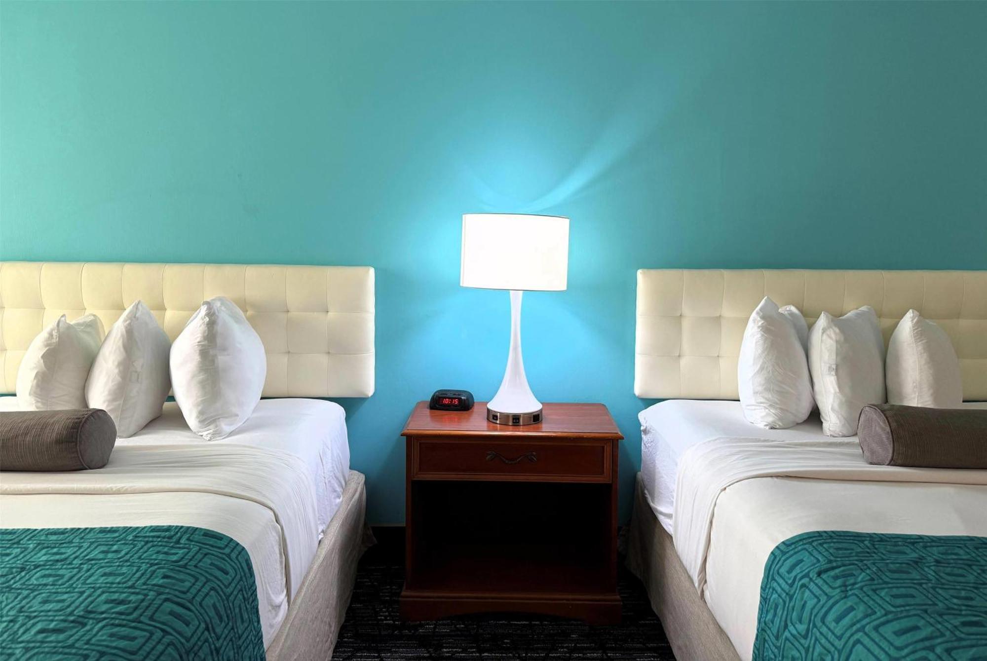 Howard Johnson By Wyndham Evansville East Bagian luar foto